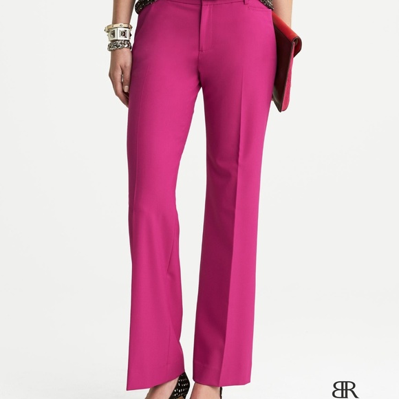 misses pink pants
